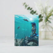 Zeemeermin zit op een rots briefkaart (Staand voorkant)