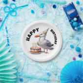 Zeemeeuw draagt verjaardagsverjaardag pet papieren bordje (Feest)