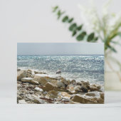 Zeemeeuw en zee RSVP kaartje (Staand voorkant)