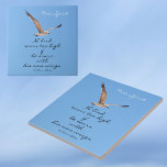 Zeemeeuw Geen Vogel Stijgt Te Hoog Blauw Decoratie Tegeltje<br><div class="desc">Een Seagull tijdens de vlucht die over een heldere blauwe hemel decoratieve keramische tegel vliegt met een inspirerend en motivatie citaat van William Blake: "Geen vogel zaagt te hoog als hij met zijn eigen vleugels zoren." Voel je vrij als deze zeevogel en personaliseer deze kustfoto-keramische tegel met jouw naam, je...</div>