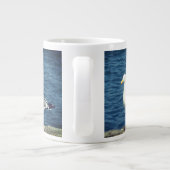 Zeemeeuw op de baai grote koffiekop (Achterkant)