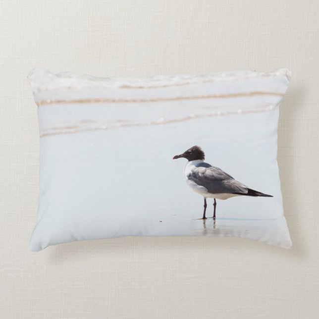 Zeemeeuw op het strand Accent Pillow Kussen (Voorkant)
