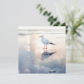 Zeemeeuw op het strand feestdagenkaart (Staand voorkant)