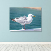 Zeemeeuw op leuningen uitzicht canvas print (Insitu (Houten vloer))