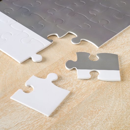 Zeemeeuw op post bij het sneeuwen legpuzzel (Zijkant)