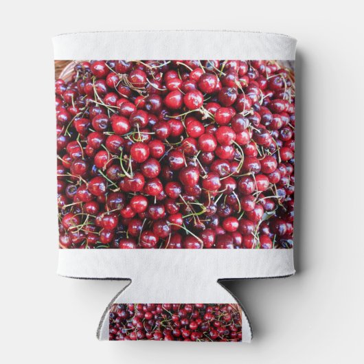 Zeep van verse rode kersen in de mand blikjeskoeler (Achterkant)