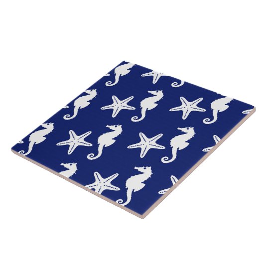 Zeepaard en zeester - marineblauw en wit tegeltje (Zijkant)