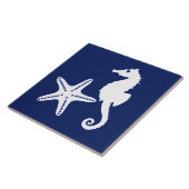 Zeepaard en zeester - marinesblauw en wit tegeltje (Zijkant)