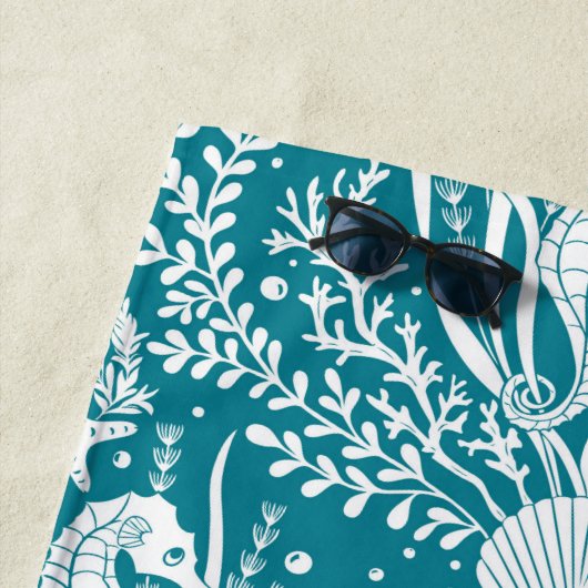 Zeepaardjes Blauwgroen Blauw Wit Gepersonaliseerd Strandlaken (In situ)