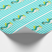 zeepaardstrepen, blauwgroen cadeaupapier (Hoek)