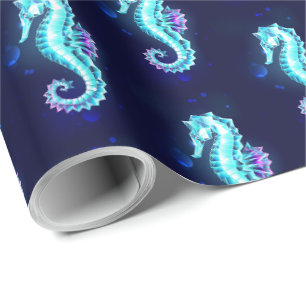 Zeepaerdje van kristal ijs op blauwe achtergrond cadeaupapier