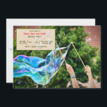 Zeepbel Feestje Kaart<br><div class="desc">Een reusachtige uitnodiging voor een zeepbel-feestje, perfect voor het vieren van het einde van het schooljaar, verjaardagen of gewoon voor zomerpret. (Afbeelding door guvo59 op Pixabay). (Bellen afbeelding door Freepik). De kaart is gemakkelijk aan te passen met uw eigen tekst, lettertype en letterkleur. Niet precies wat u zoekt? Al onze...</div>