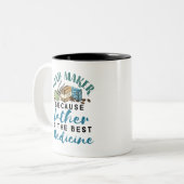 Zeepmaker omdat water het beste geneesmiddel is tweekleurige koffiemok (Voorkant links)