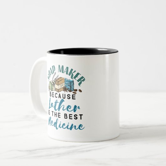 Zeepmaker omdat water het beste geneesmiddel is tweekleurige koffiemok (Voorkant links)