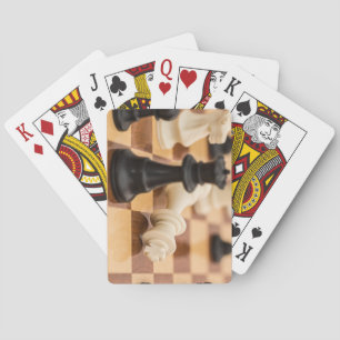 Zeer Cool Schaakbord met Stukken Pokerkaarten