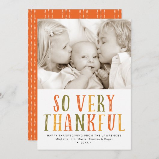 Zeer dankbaar Thanksgiving met gebilde brieven Feestdagenkaart (Voorkant / Achterkant)