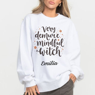 Zeer demure, mindful Witchy aangepaste naam Hallow T-shirt