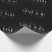 Zeer donker grijs & zwart Monogram Naam Patroon Cadeaupapier (Hoek)