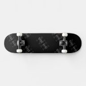 Zeer donker grijs & zwart Monogram Naam Patroon Persoonlijk Skateboard (Horizontaal)