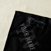 Zeer donker grijs & zwart Monogram Naam Patroon Strandlaken (In situ)