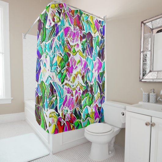 Zeer gekleurde abstracte vormen die drijven in mel douchegordijn (In situ)