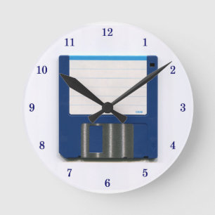Zeer koude wandklok met diskettestation