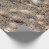 Zeeschalen op de strandfoto cadeaupapier (Hoek)