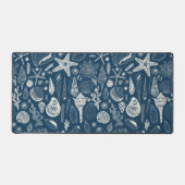 Zeeschalen op donkerblauw bureaumat (Voorkant)