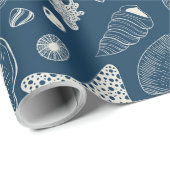 Zeeschalen op donkerblauw cadeaupapier (Rol Hoek)