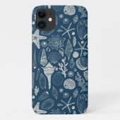 Zeeschalen op donkerblauw Case-Mate iPhone case (Achterkant)