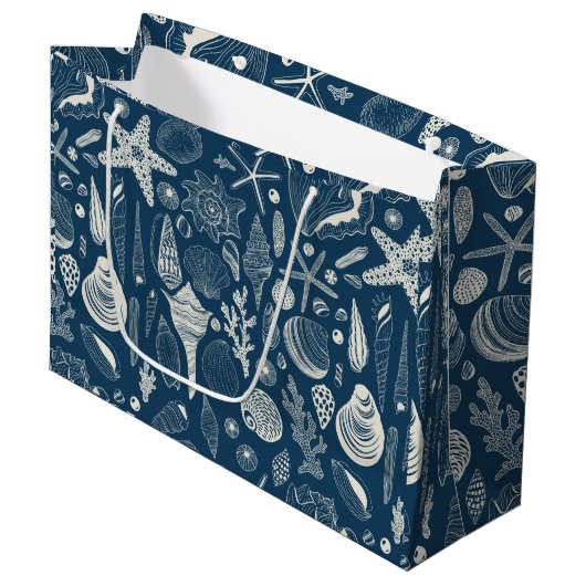 Zeeschalen op donkerblauw groot cadeauzakje (Voorkant Gekanteld)