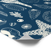 Zeeschalen op donkerblauw poster (Hoek)