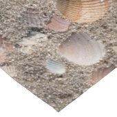 Zeeschalen op zandzomerstrand korte tafelloper (Hoek)