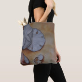 Zeeschelpen aan de kust tote bag (Dichtbij)