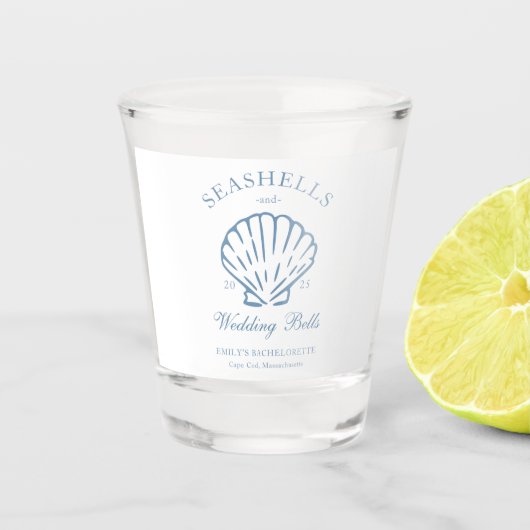 Zeeschelpen en Trouwbellen Bachelorette Feest Shot Glas (Voorkant)