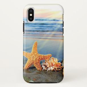 Zeeschelpen en zeesterkreeft op het strand Case-Mate iPhone case