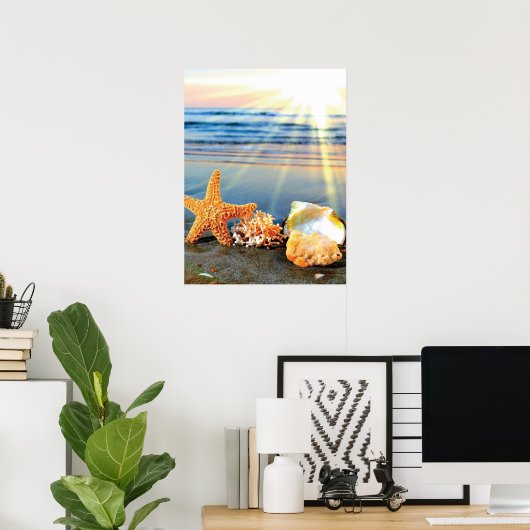 Zeeschelpen en zeesterkreeft op het strand poster (Thuiskantoor)