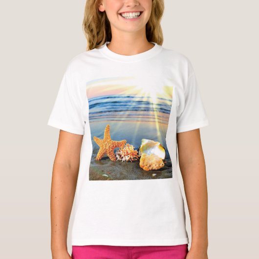 Zeeschelpen en zeesterkreeft op het strand t-shirt (Voorkant)