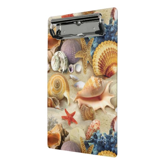 Zeeschelpen op het strand mini klembord (Angled2)