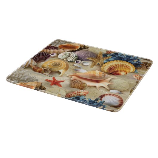 Zeeschelpen op het strand snijplank (Hoek)