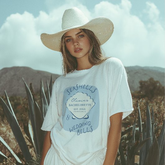 Zeeschelpen & Trouwbellen Bachelorette Tri-Blend Shirt