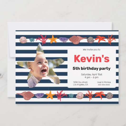 Zeeschelpen, zeesterren en koraal op nautische str kaart (Voorkant)