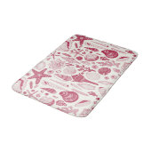 Zeeshells in Viva Magenta - Kleur van het jaar 202 Badmat (Gekanteld)