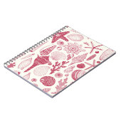 Zeeshells in Viva Magenta - Kleur van het jaar 202 Notitieboek (Linkerzijde)