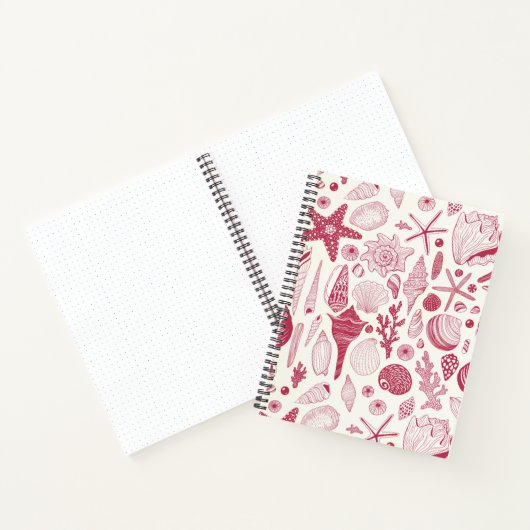 Zeeshells in Viva Magenta - Kleur van het jaar 202 Notitieboek (Binnen)
