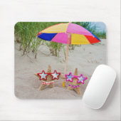 zeester onder paraplu op het strand muismat (Met muis)