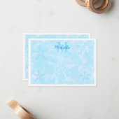 Zeester waterverf aangepaste monogram pastelblauw notitiekaartje (Voorkant / Achterkant in situ)