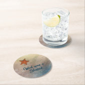 Zeesterren in Zand en Surf Beachy Coastal Ronde Kartonnen Onderzetter (Insitu)