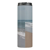 Zeestrand en golven thermosbeker (Achterkant)