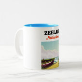 Zeeuwse strandreisposter tweekleurige koffiemok (Voorkant links)